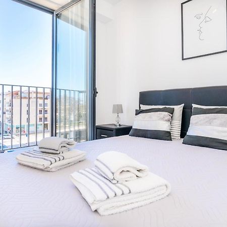 Modern Flat By Lagos Marina And Old Town لاغوس المظهر الخارجي الصورة