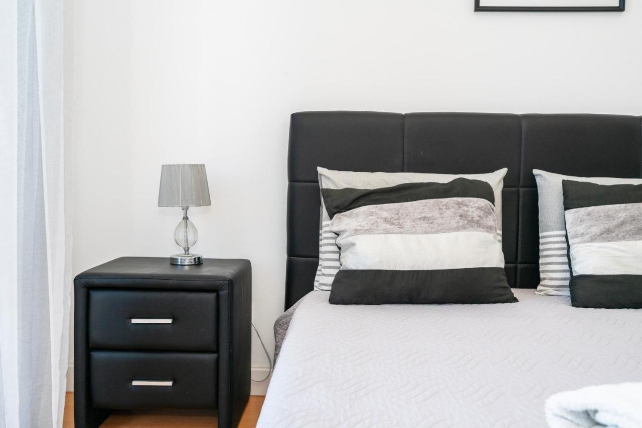 Modern Flat By Lagos Marina And Old Town لاغوس المظهر الخارجي الصورة